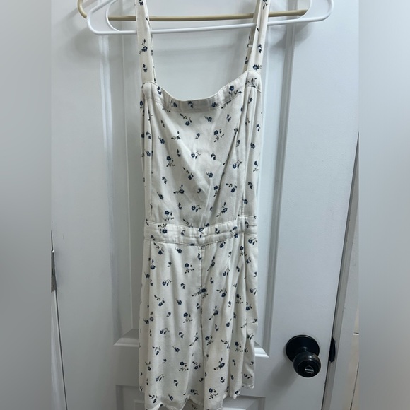 Hollister Pants - White floral romper from Hollister Woman’s Size Medium